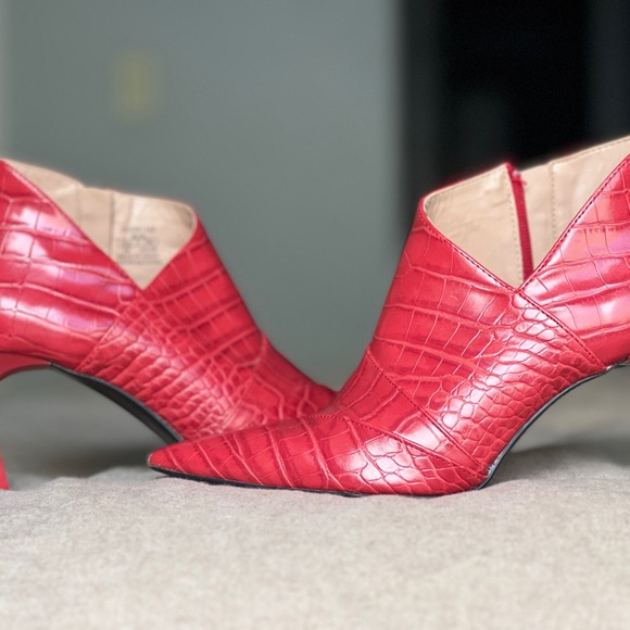 Zara Trafaluc Red Pointed Ankle Boots - Picture 2 of 4
